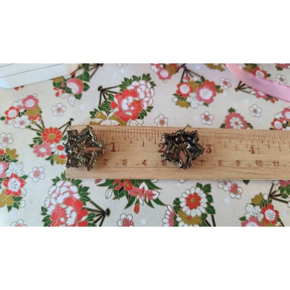 Muted Neutral Pink Rhinestone Pierced Earrings - Picture 10 of 10